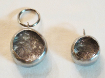 Thumbprint-pendants
